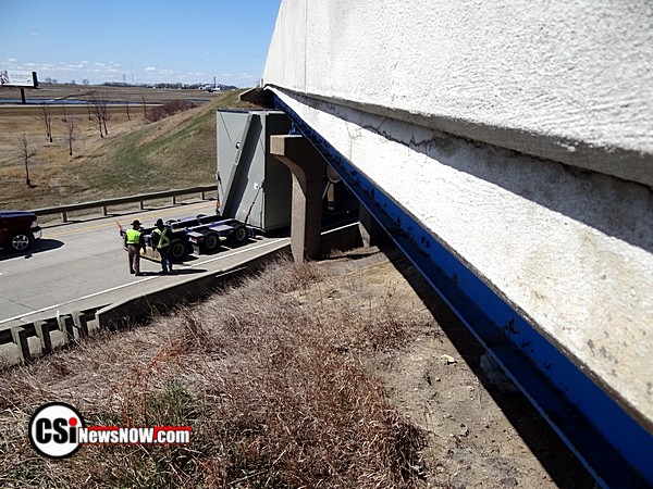 EXT 257 Semi Stuck   CSi photos