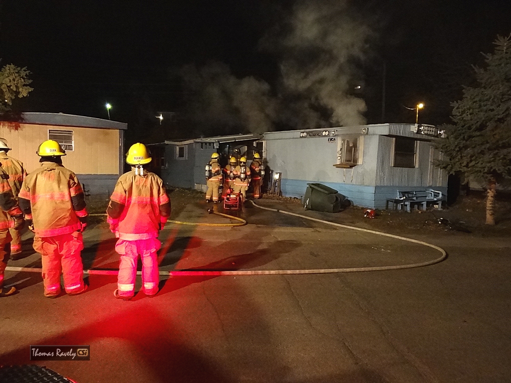 Mobile-home fire at Sunnyside Nov 20, 2015.  CSiNewsNOW.com photos