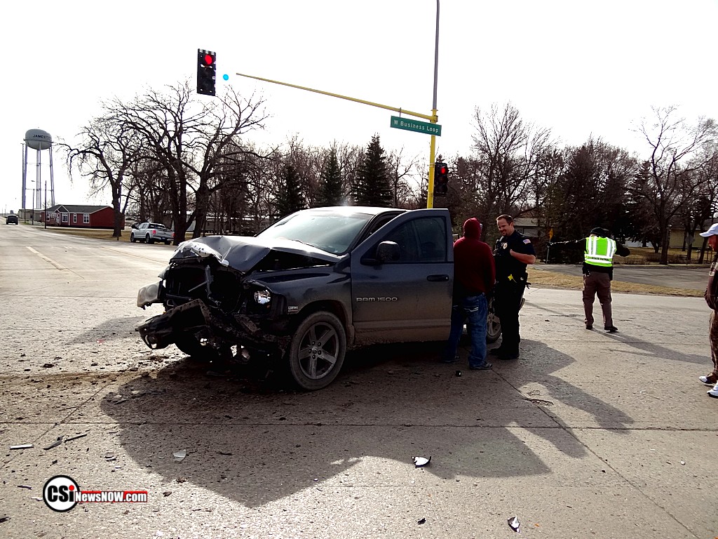  Crash 17th St SW & Hwy 281 S  April 10, 2017        CSi photo
