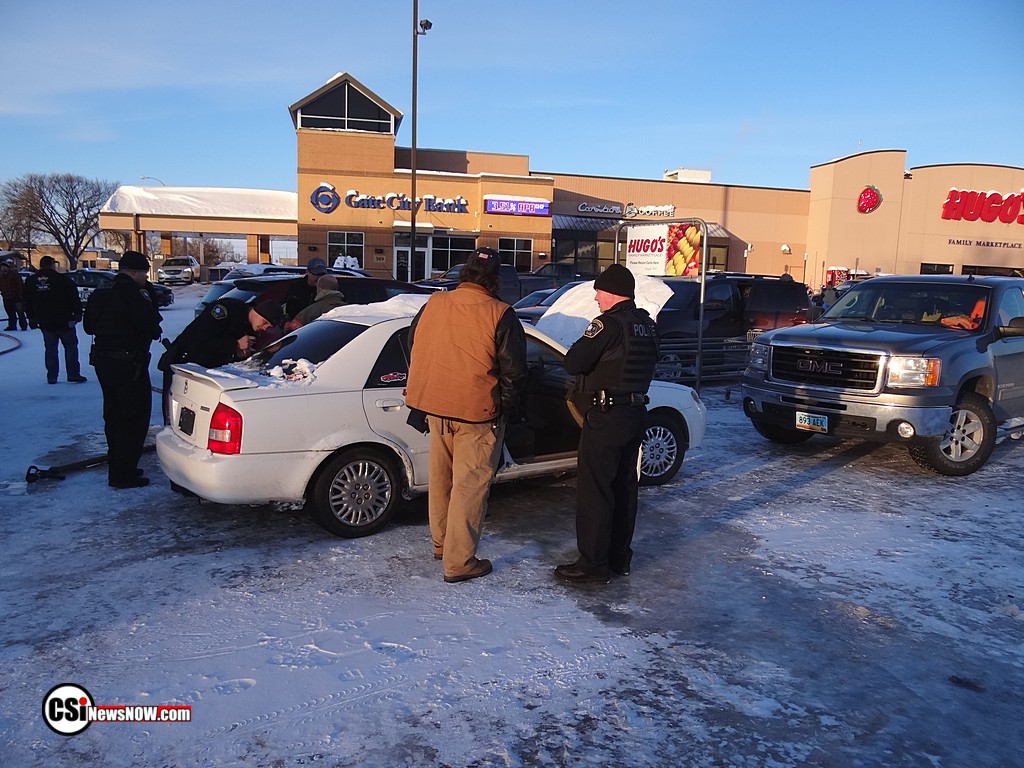 Car fire at Hugo's Jan 3, 2017 - Zero degrees - CSi Photos