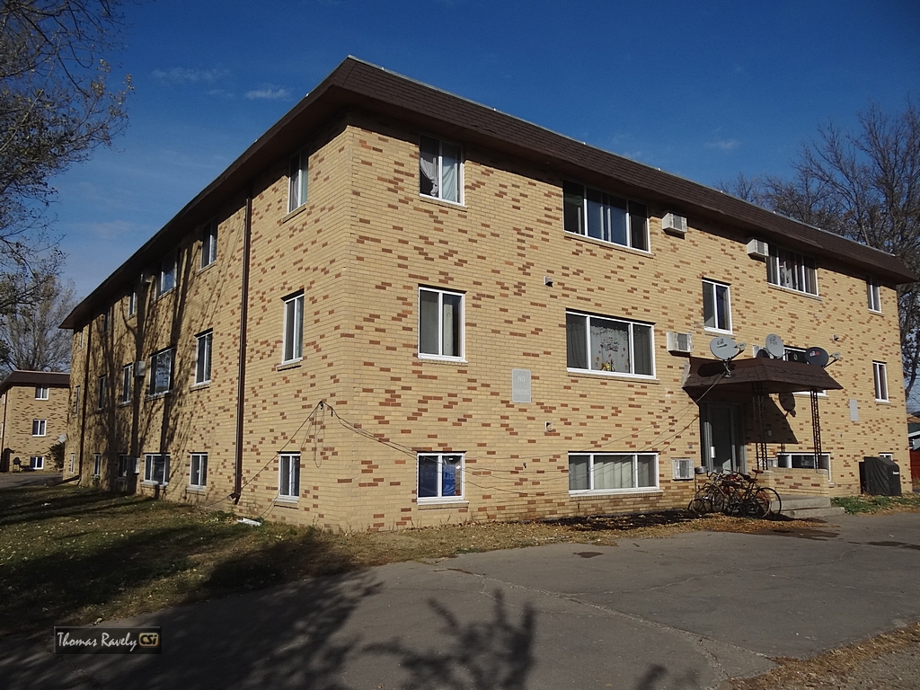 Grass Fire at 904 Thomas Ave NE    CSi photo