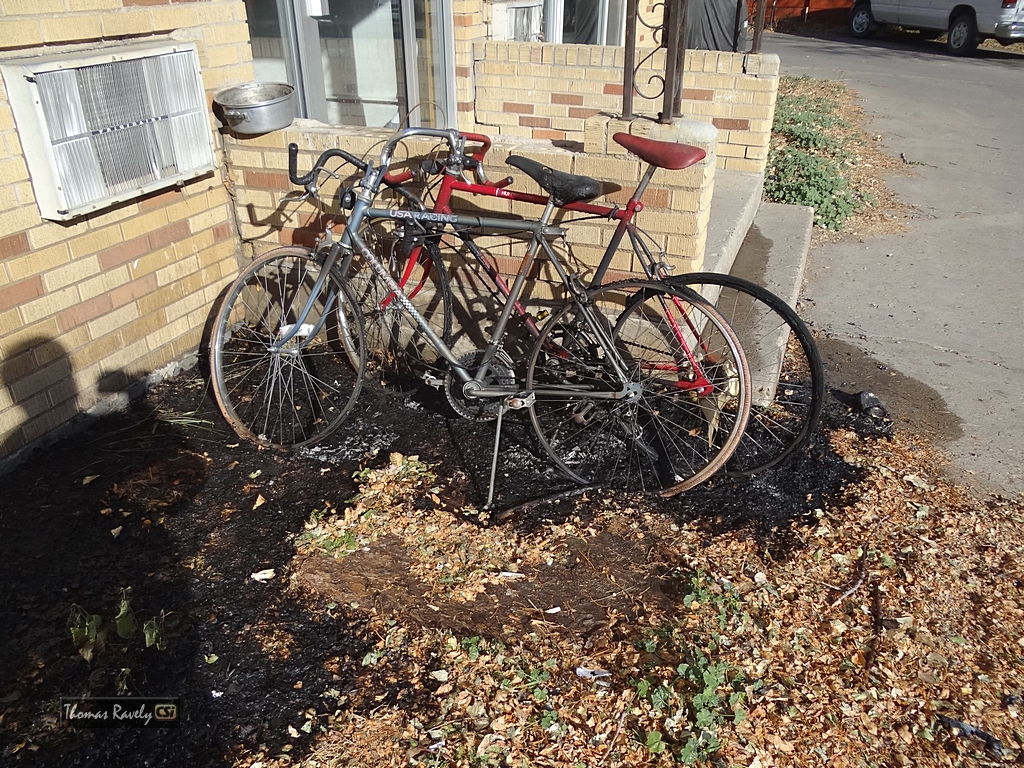 Grass Fire at 904 Thomas Ave NE    CSi photo