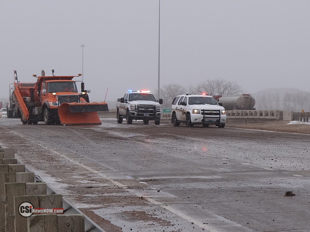 Semi Jack Knife on I94       CSi Photo.