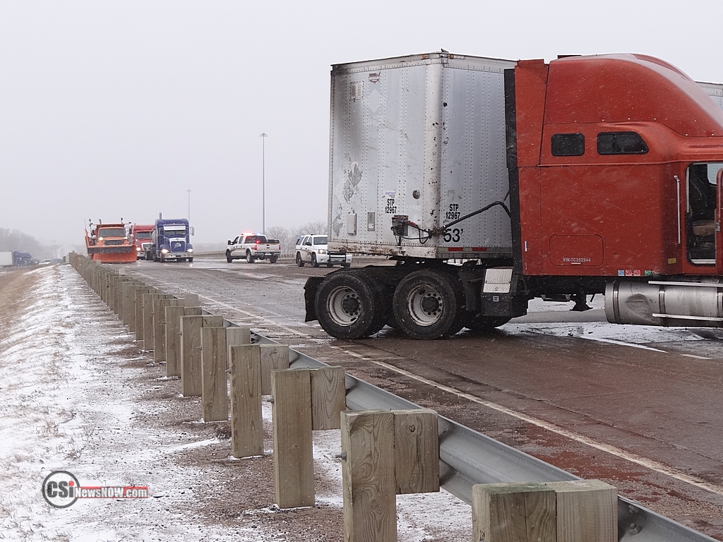 Semi Jack Knife on I94       CSi Photo.